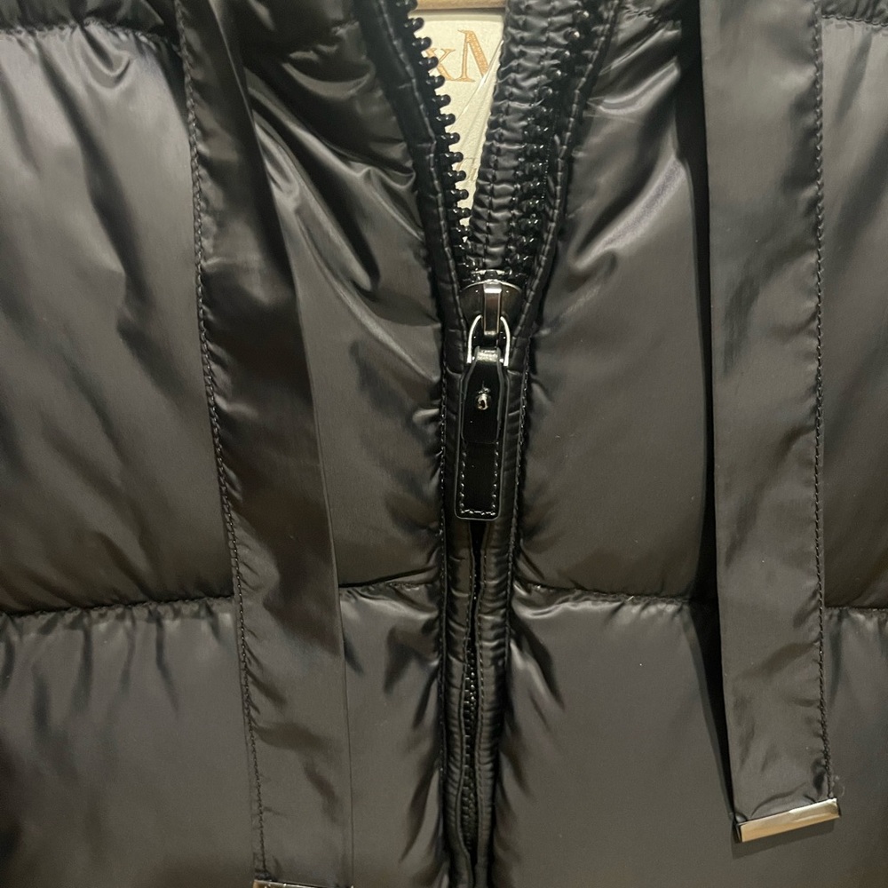 MaxMara Cube Puffer Jacket - Picture 3 of 3
